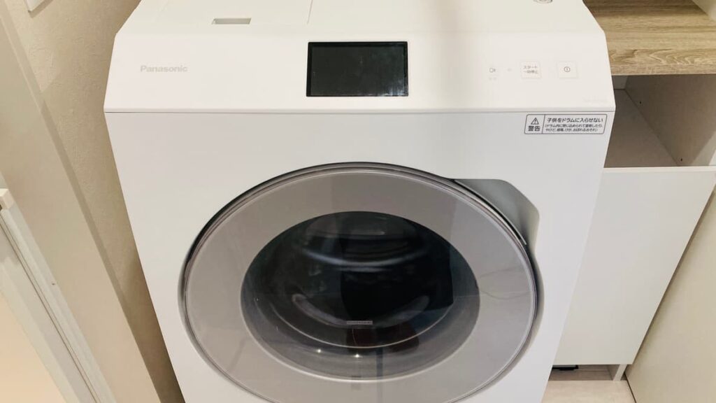 パナソニック NA-LX129D タッチパネル。すっきりしたデザイン。
