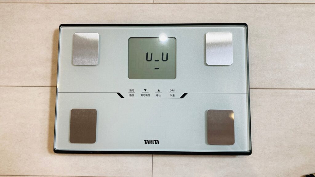 タニタ 体組成計 BC-768 ディスプレイ 無表情