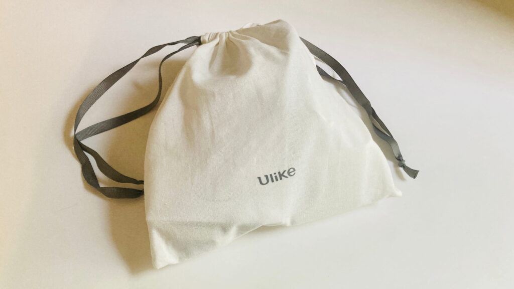 付属の収納袋に入れたUlike Air10