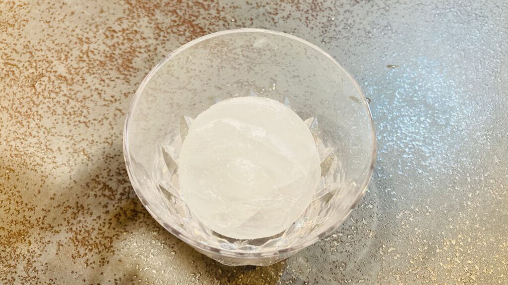 ライクイット (like-it) 製氷皿 俺の丸氷 丸氷アップ 透明じゃない